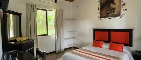Double Room | Desk, free WiFi