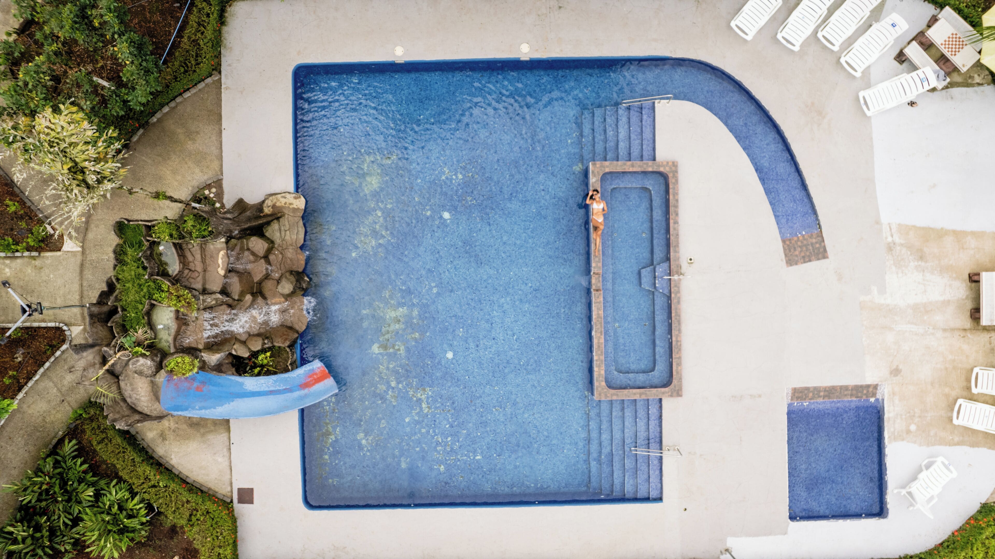 Hồ bơi ngoài trời 