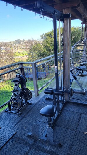 Property grounds - Gorgeous 4-bedroom house in soothing Larkspur neighborhood (Larkspur)