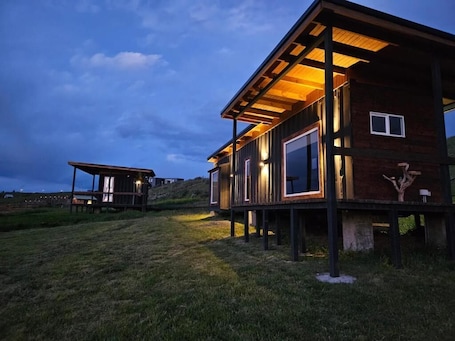 Exterior. ALSUR PATAGONIA CABINS