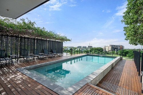 Portside Wharf Retreat | 1-Bedroom King Bed