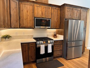 Private kitchen - Adventure-Ready Lake Almanor West Cabin (Chester)