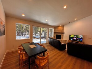 Interior - Adventure-Ready Lake Almanor West Cabin (Chester)