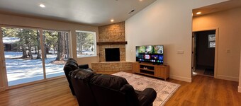 Adventure-Ready Lake Almanor West Cabin