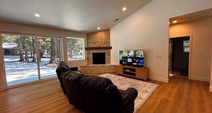 Adventure-Ready Lake Almanor West Cabin