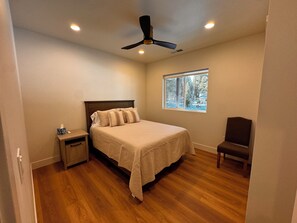 3 bedrooms, WiFi, bed sheets - Adventure-Ready Lake Almanor West Cabin (Chester)