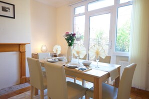 Dining - Incredible Deal Beautiful 3 Bedroom House in London (Barnet)