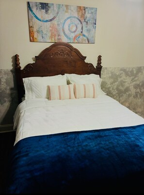 5 bedrooms, iron/ironing board, free WiFi, bed sheets