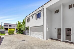 Exterior - Absolute Beachfront Escape (Yeppoon)