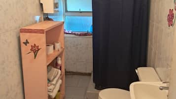 Pyyhkeet, saippua, vessapaperi