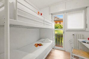 Appartement Standard, plusieurs chambres (Home Cotolivier 59) | 2 chambres, espace de travail pour ordinateur portable, Wi-Fi gratuit