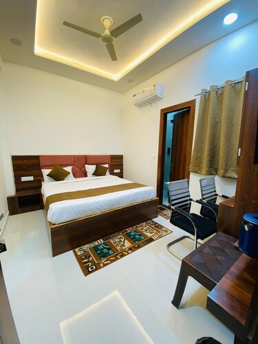 Hotel Taj Silver Palace