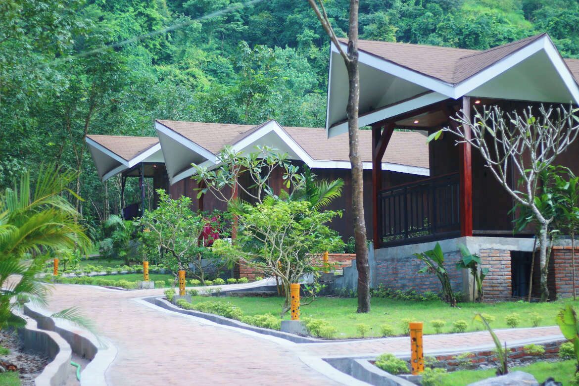 Bungalow, Balcony, Garden View | Property grounds
