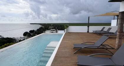 Apartment Balcony to Paradise: Sea and Jungle