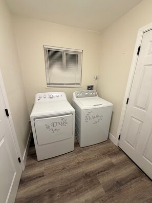 Interior - Amazing 3-bedroom and pool house in vibrant Las Vegas (Las Vegas)