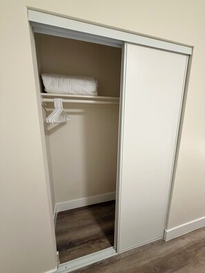 Interior - Amazing 3-bedroom and pool house in vibrant Las Vegas (Las Vegas)