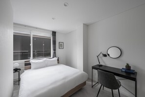 Desk, iron/ironing board, free WiFi - THE VELLMORE (Asahikawa)