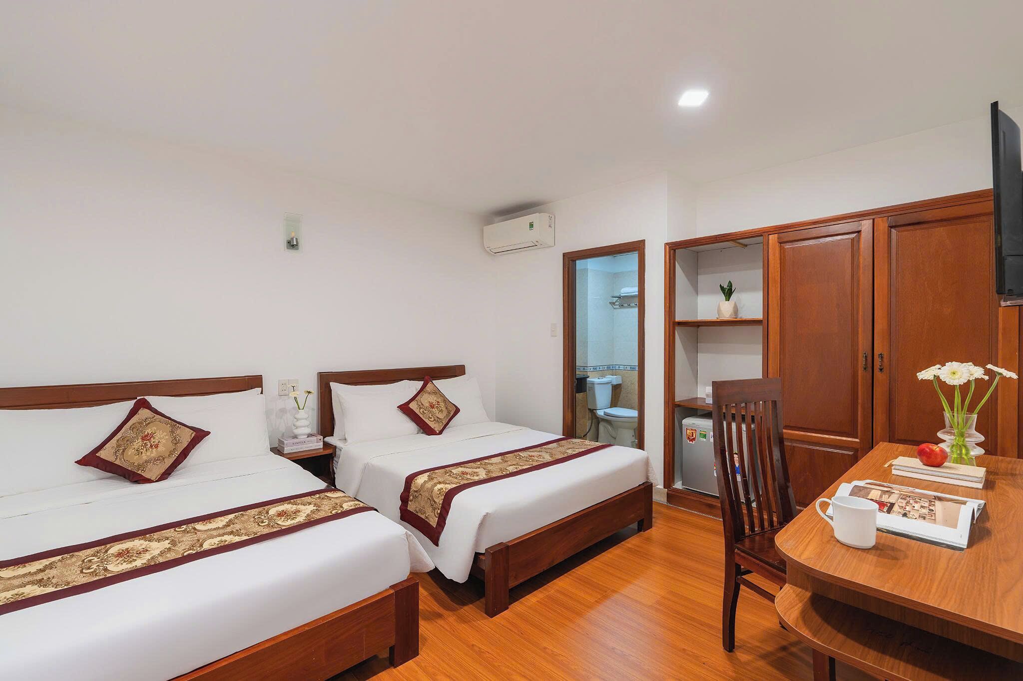 Doppia Superior, 2 letti matrimoniali, aria condizionata | Una scrivania, Wi-Fi gratuito