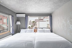 Desk, iron/ironing board, free WiFi - THE HALCYON (Sapporo)