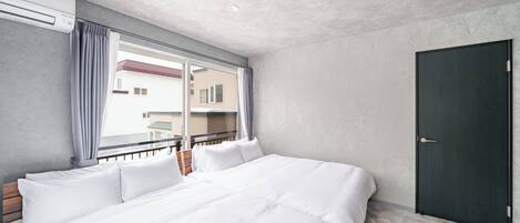 Desk, iron/ironing board, free WiFi