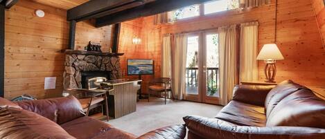 Smart-TV, peis, musikkbibliotek og stereoanlegg