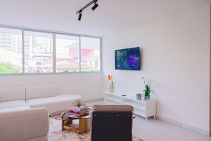 Living area - 1A • Spacious 3BR Apartment • Ideal for 8 Guests (Panama City)