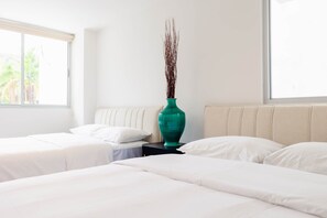 Coffres-forts dans les chambres, fer et planche à repasser