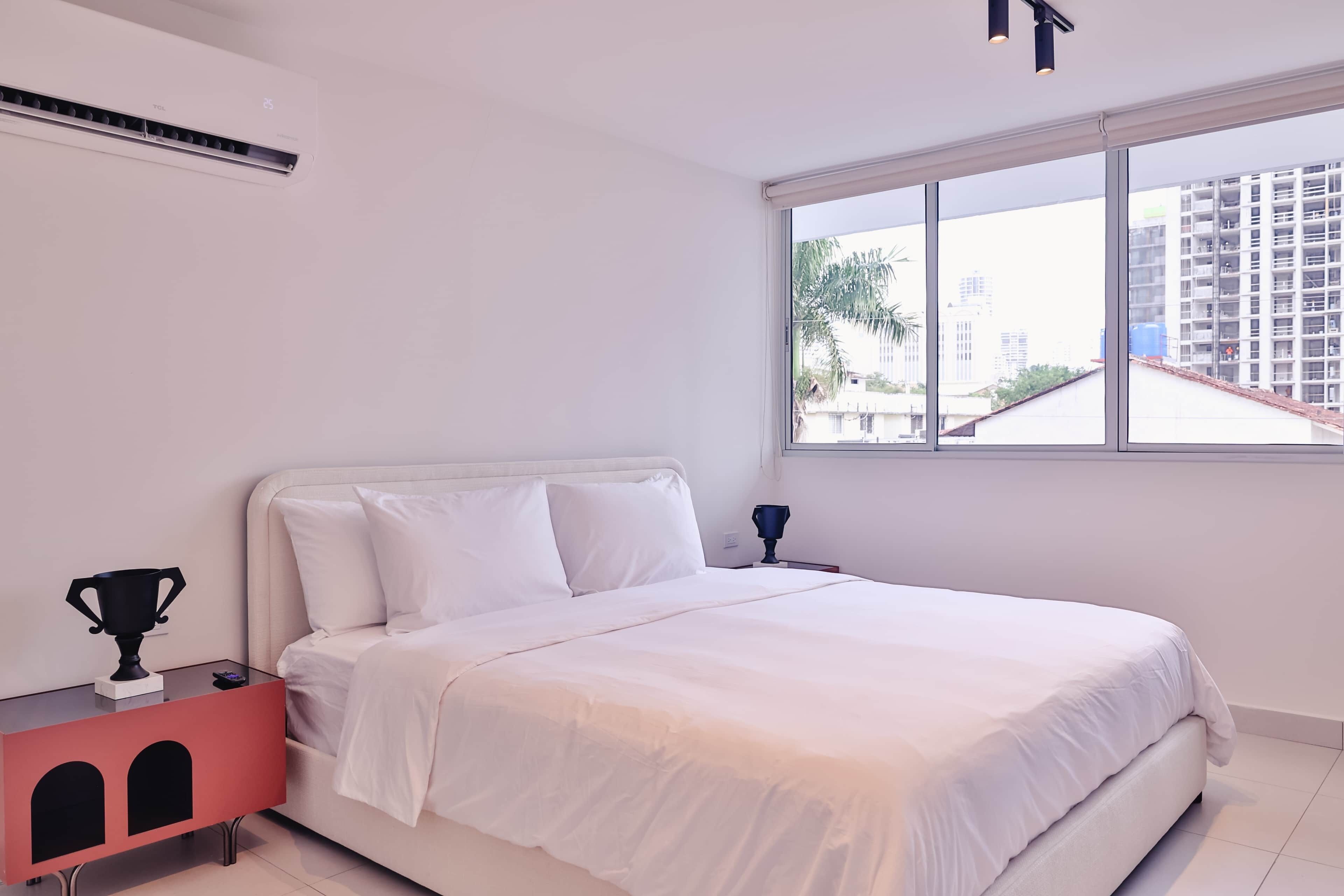 Coffres-forts dans les chambres, fer et planche à repasser, Wi-Fi