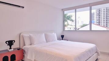 Coffres-forts dans les chambres, fer et planche à repasser, Wi-Fi