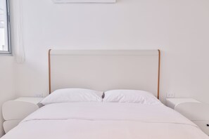 5 chambres, coffres-forts dans les chambres, fer et planche à repasser