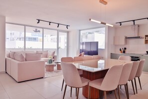 Interior - 5B • Comfortable 5BR Apt • 4 Baths • Great for Groups (Panama City)