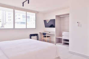 5 Schlafzimmer, Zimmersafe, Bügeleisen/Bügelbrett, WLAN