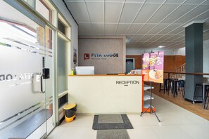 Reception - Peta Lodge Malioboro Backpacker by ARBA (Special Region of Yogyakarta)