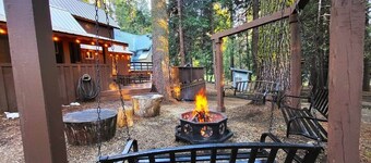Sequoia Splendor Historic Charm in Kings Canyon NP