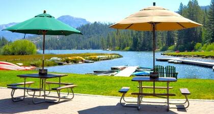 Sequoia Splendor Historic Charm in Kings Canyon NP