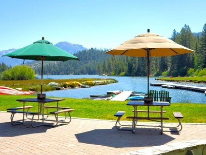 Sequoia Splendor Historic Charm in Kings Canyon NP