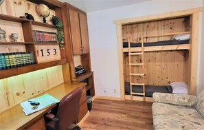 Interior - Sequoia Trails - Trees, Mountain Adventure and A/C (Camp Nelson)