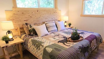 3 bedrooms, desk, iron/ironing board, free WiFi