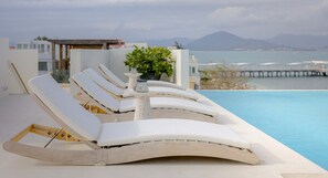 Kolam renang outdoor