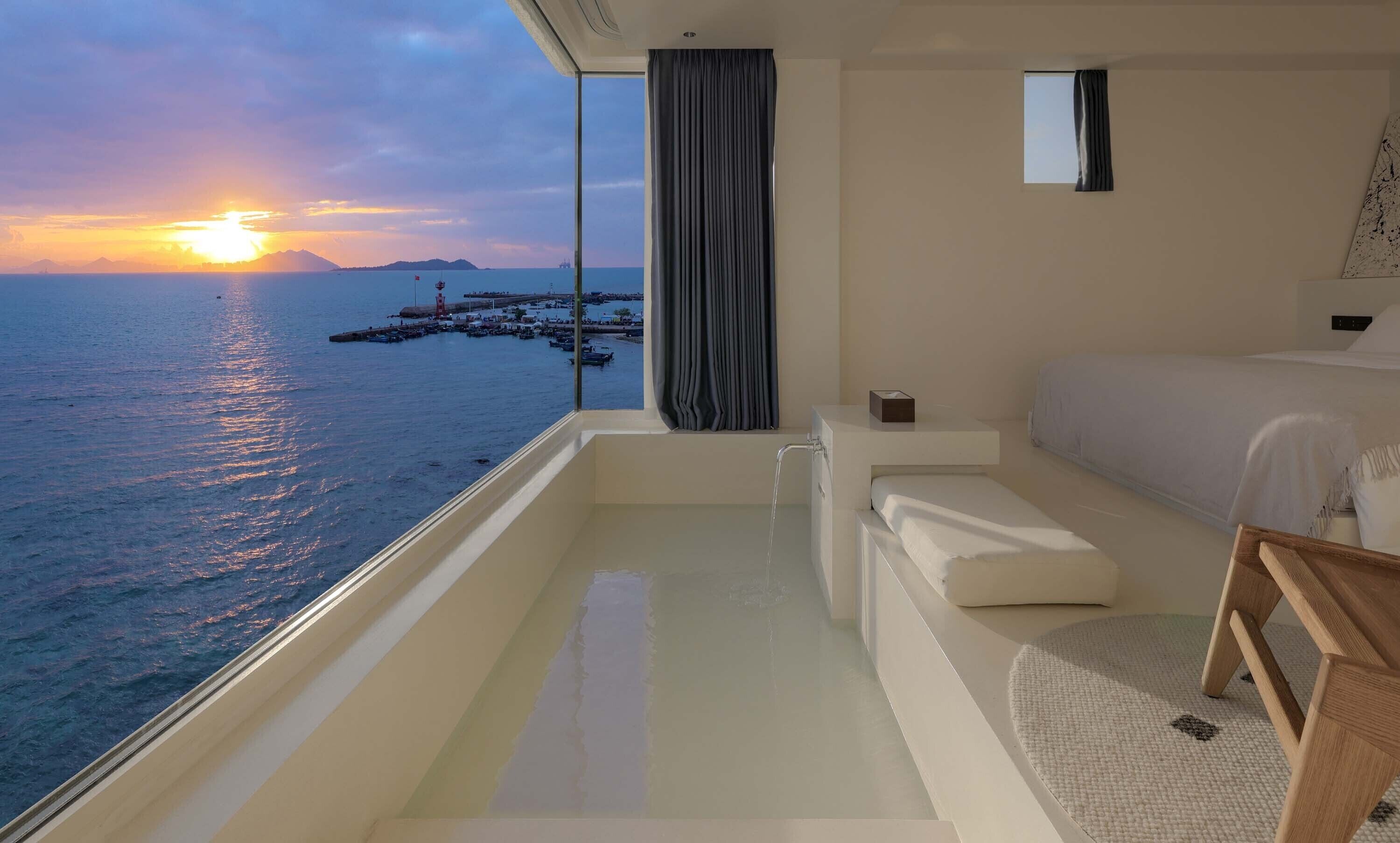 Chambre Double Classique | Articles gratuits dans le mini-bar, décoration personnalisée, bureau