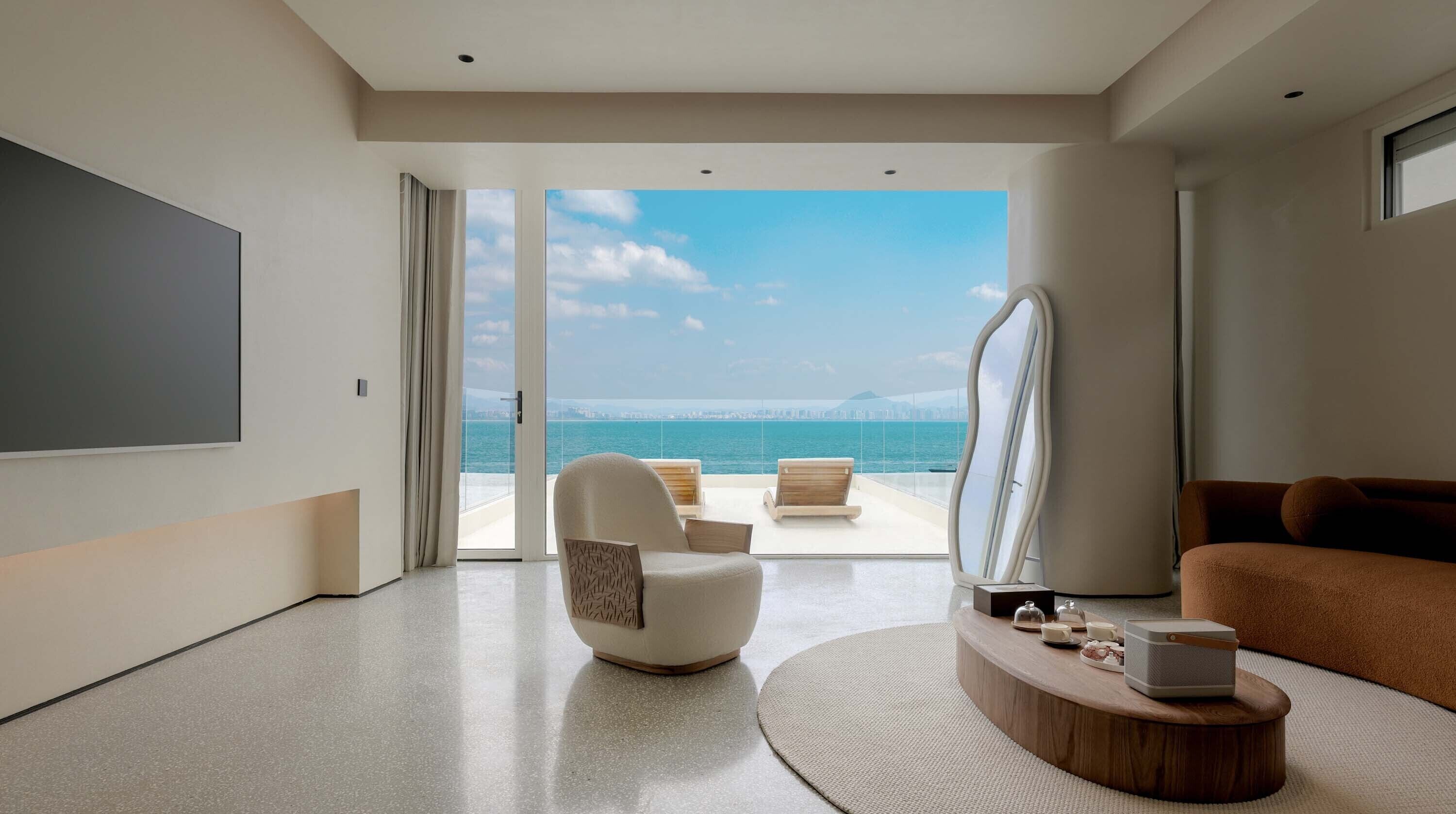 Chambre Double Signature | Articles gratuits dans le mini-bar, décoration personnalisée, bureau