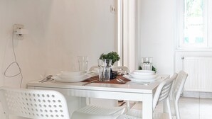 Ảnh chưa phân loại, 5 trong số 17 ảnh, nút