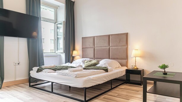 Ảnh chưa phân loại, 1 trong số 17 ảnh, nút