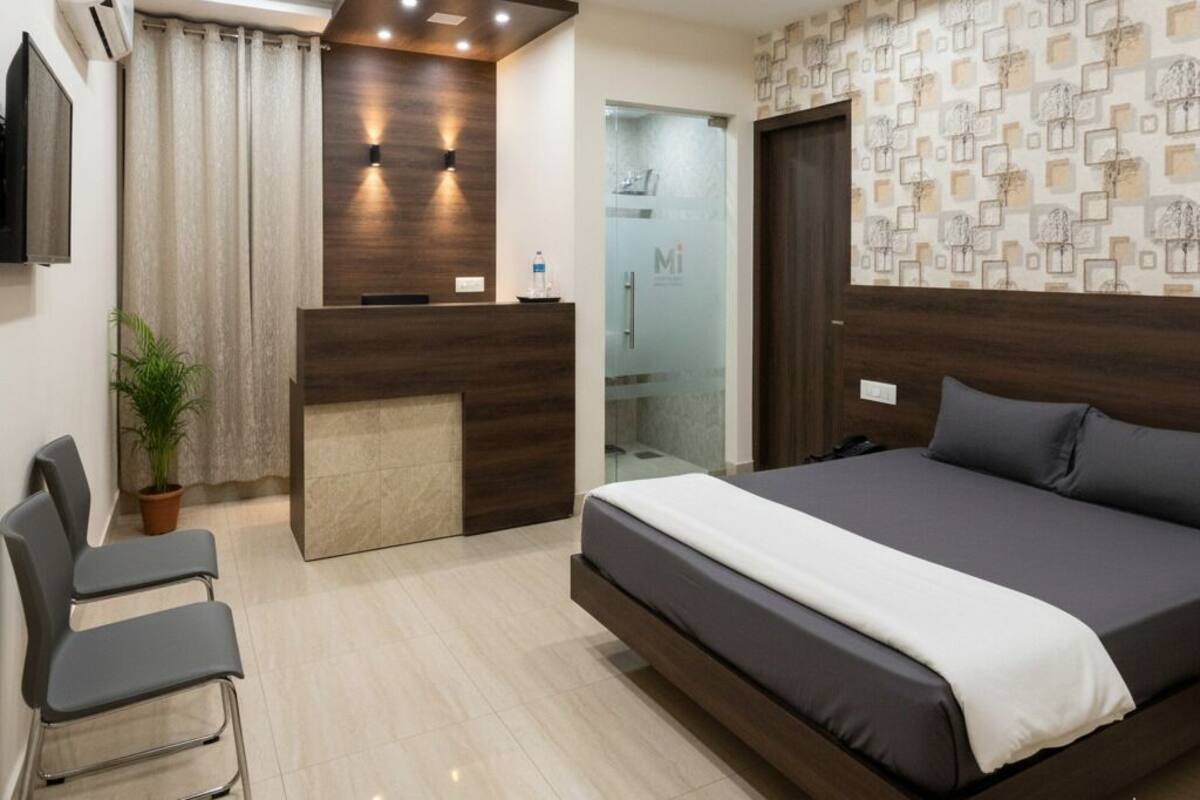 Deluxe Room | Desk, laptop workspace, free WiFi