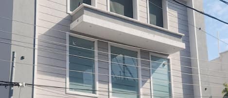 Fachada de la propiedad