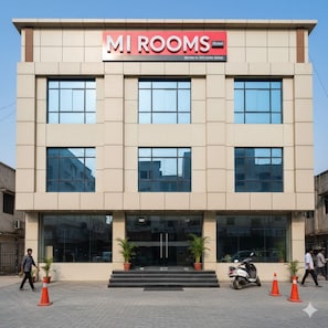 Exterior - MI Rooms (Hoshiarpur)