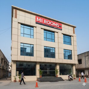 Exterior - MI Rooms (Hoshiarpur)