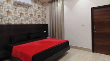 Superior Room | Desk, laptop workspace, free WiFi