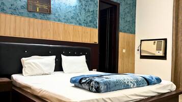 Deluxe Double Room, Balcony, Garden View | Free WiFi