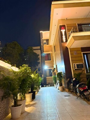 Property grounds - Hotel star Residency (Gurugram)